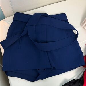 Artizia Wilfred Navy Tie Front Shorts - size 6